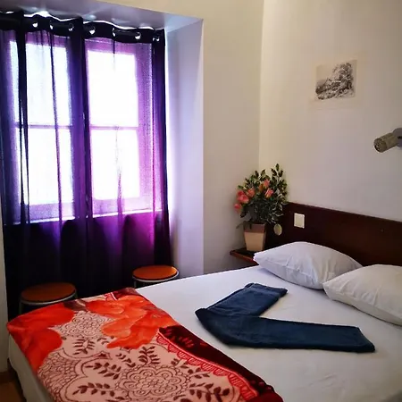 Hostel Benformoso 207 Guest house